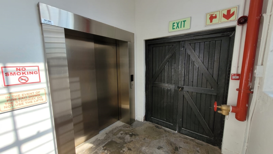 To Let Commercial Property for Rent in Diep River Western Cape